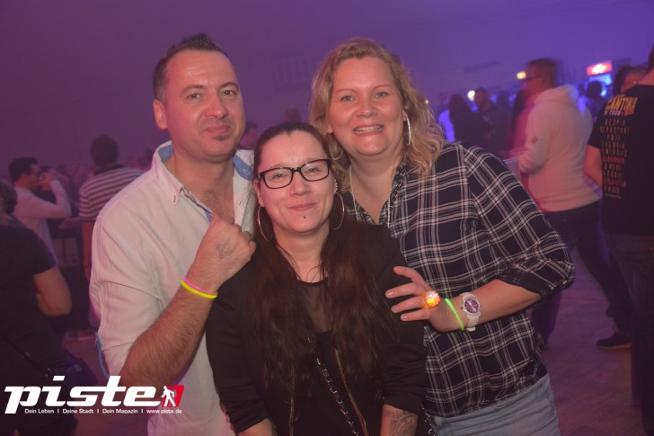 VENGA VENGA - Die 90er & 2000er Party