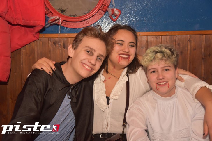 Halloween Queer Night