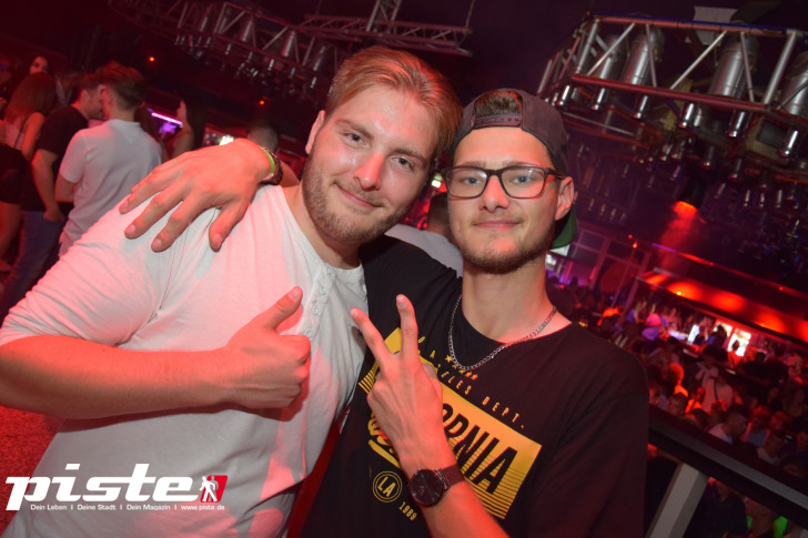 Anstandslos & Durchgeknallt
