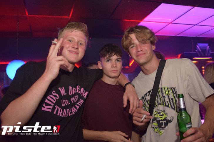 Anstandslos & Durchgeknallt