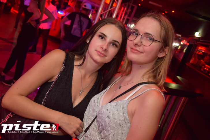 Anstandslos & Durchgeknallt