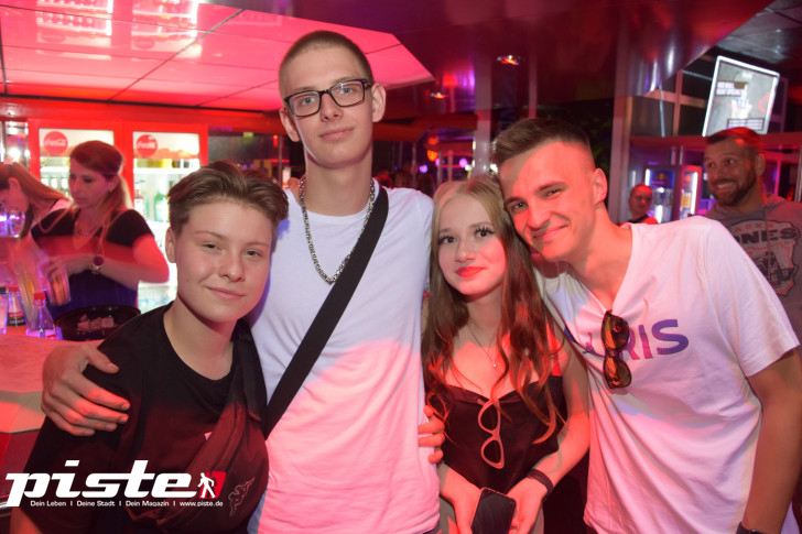 Anstandslos & Durchgeknallt