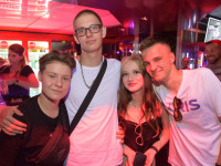 Anstandslos & Durchgeknallt