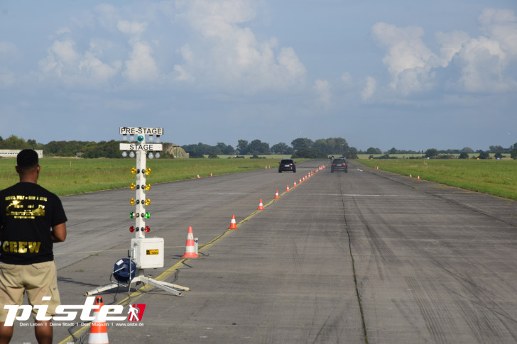 Race & Fly by Pelle