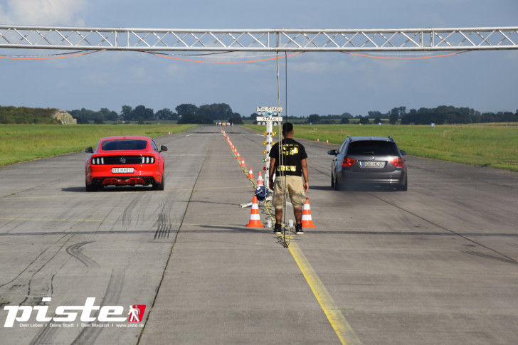 Race & Fly by Pelle