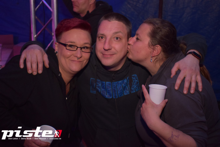 Maitanz im Zirkuszelt