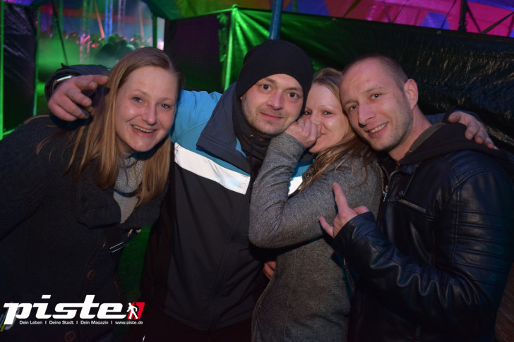 Maitanz im Zirkuszelt