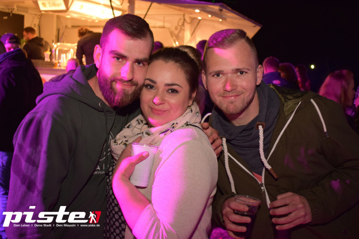 Maitanz im Zirkuszelt