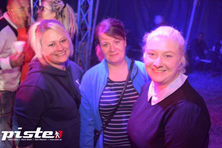 Maitanz im Zirkuszelt