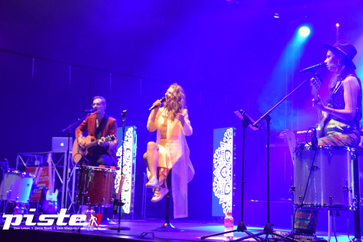 Vier-Tore-Fest: Ella Endlich