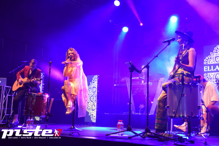 Vier-Tore-Fest: Ella Endlich