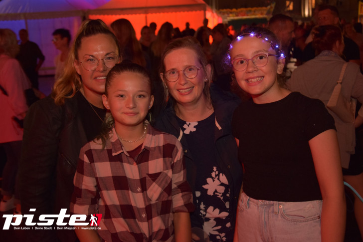 Vier-Tore-Fest: Ella Endlich