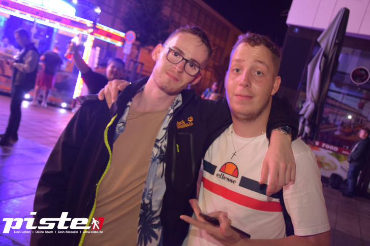 Vier-Tore-Fest: Ella Endlich