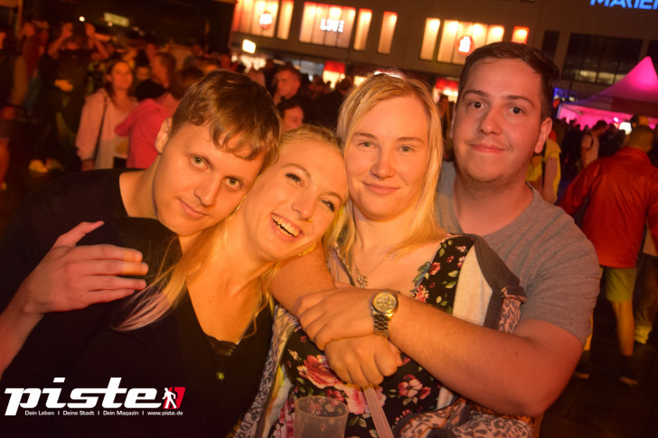 Vier-Tore-Fest: Ella Endlich