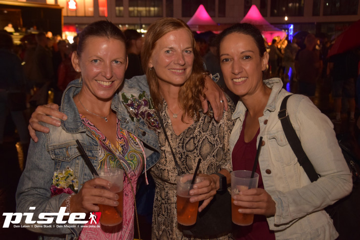 Vier-Tore-Fest: Ella Endlich