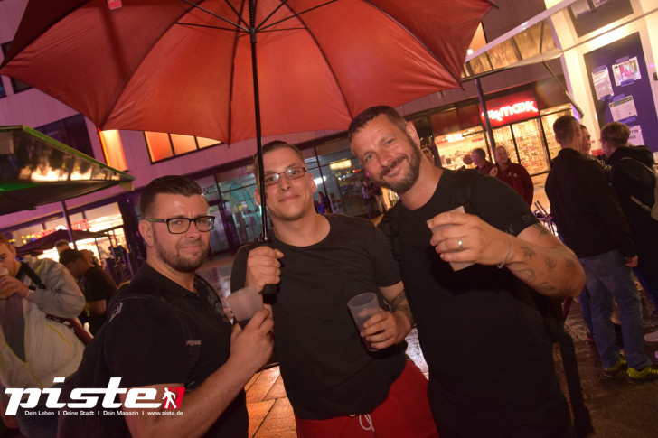 Vier-Tore-Fest: Ella Endlich