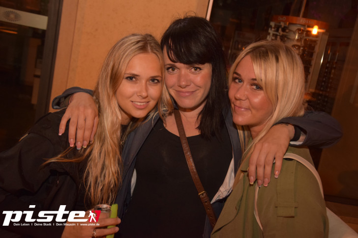 Vier-Tore-Fest: Ella Endlich