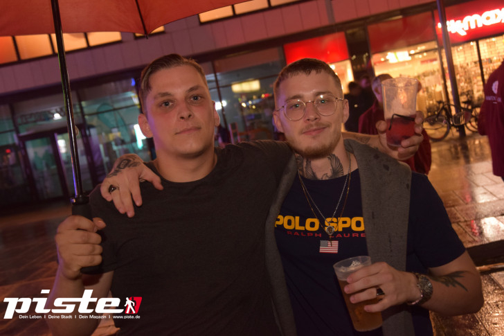 Vier-Tore-Fest: Ella Endlich