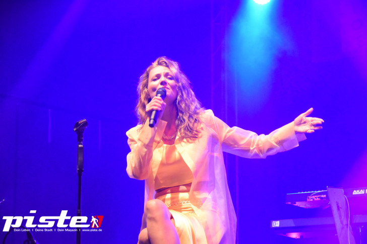 Vier-Tore-Fest: Ella Endlich