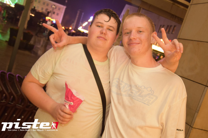 Vier-Tore-Fest: Ella Endlich