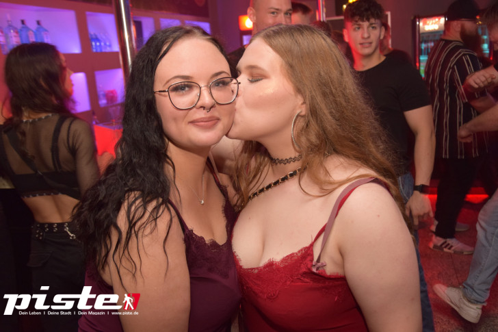 AUSRASTEN! Die XXL-Hausparty