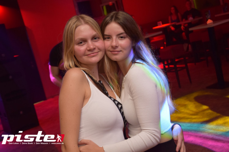 AUSRASTEN! Die XXL-Hausparty