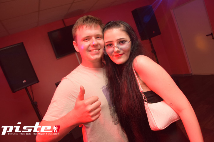 AUSRASTEN! Die XXL-Hausparty