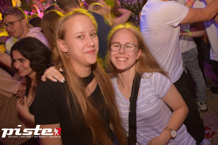 AUSRASTEN! Die XXL-Hausparty