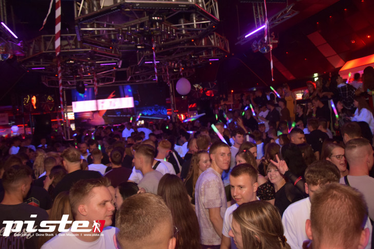 AUSRASTEN! Die XXL-Hausparty