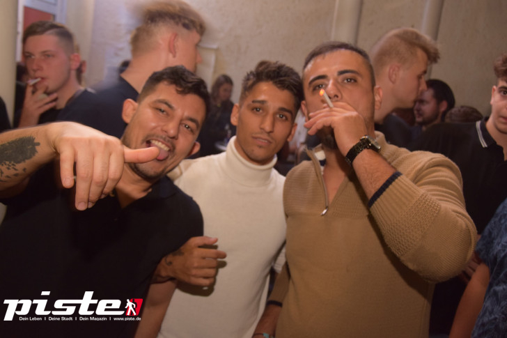 AUSRASTEN! Die XXL-Hausparty