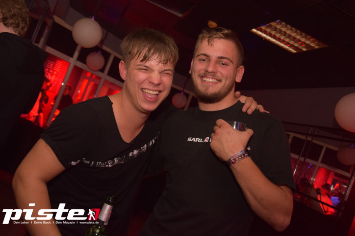 AUSRASTEN! Die XXL-Hausparty