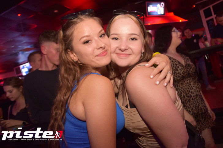 AUSRASTEN! Die XXL-Hausparty