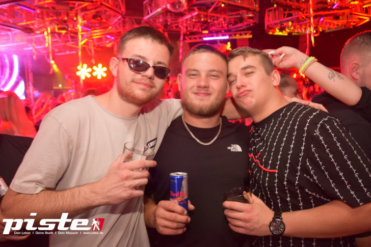 AUSRASTEN! Die XXL-Hausparty