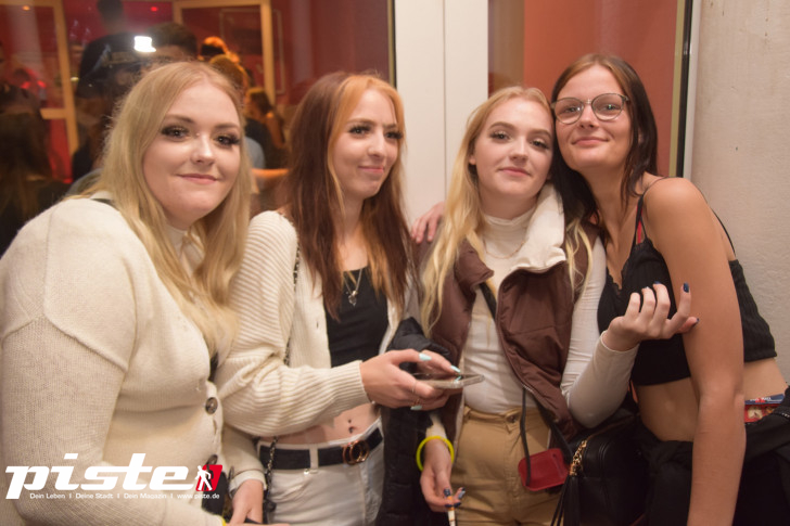 AUSRASTEN! Die XXL-Hausparty