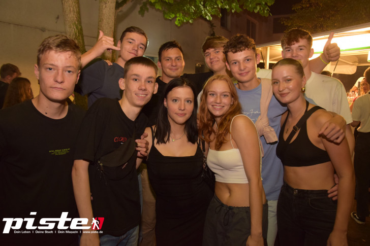 AUSRASTEN! Die XXL-Hausparty