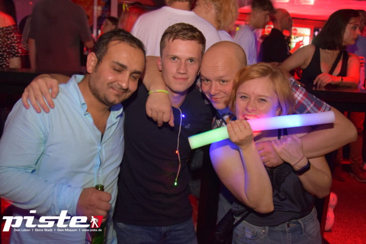 AUSRASTEN! Die XXL-Hausparty