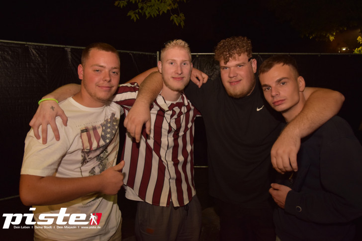 AUSRASTEN! Die XXL-Hausparty