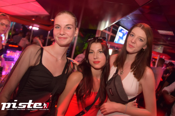 AUSRASTEN! Die XXL-Hausparty