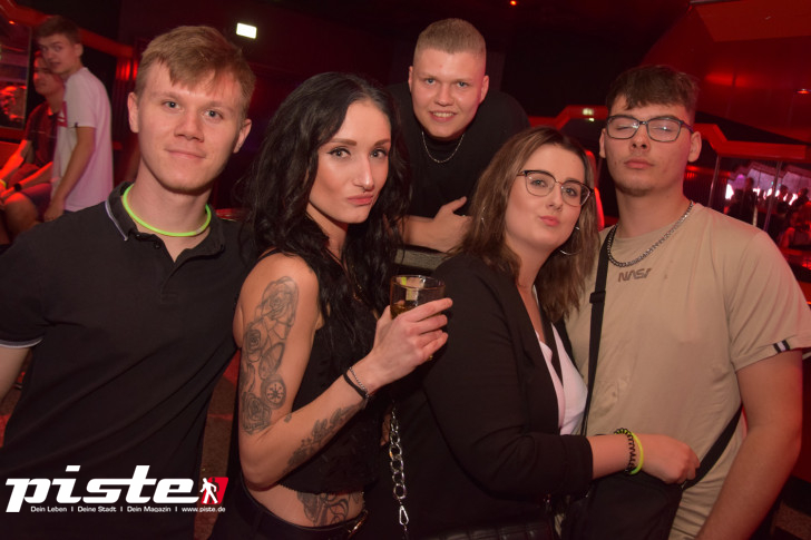 AUSRASTEN! Die XXL-Hausparty