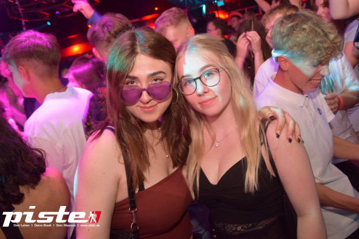 AUSRASTEN! Die XXL-Hausparty