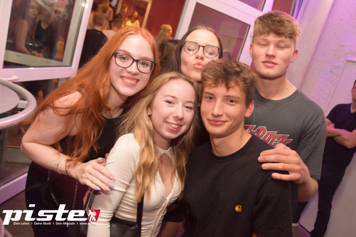 AUSRASTEN! Die XXL-Hausparty