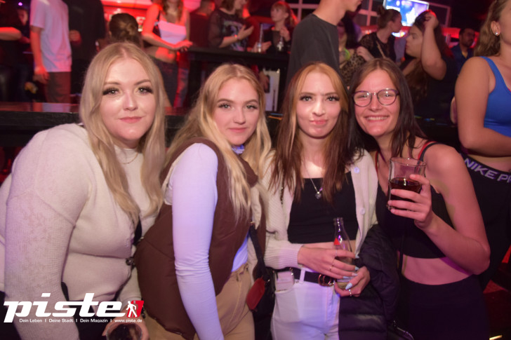 AUSRASTEN! Die XXL-Hausparty