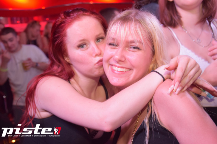 AUSRASTEN! Die XXL-Hausparty