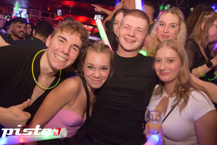 AUSRASTEN! Die XXL-Hausparty