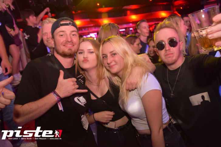 AUSRASTEN! Die XXL-Hausparty