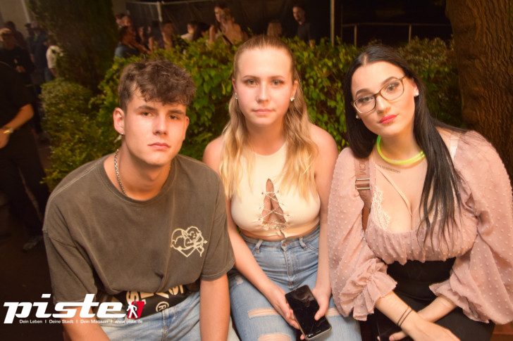 AUSRASTEN! Die XXL-Hausparty