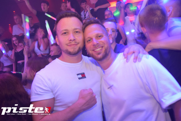 AUSRASTEN! Die XXL-Hausparty