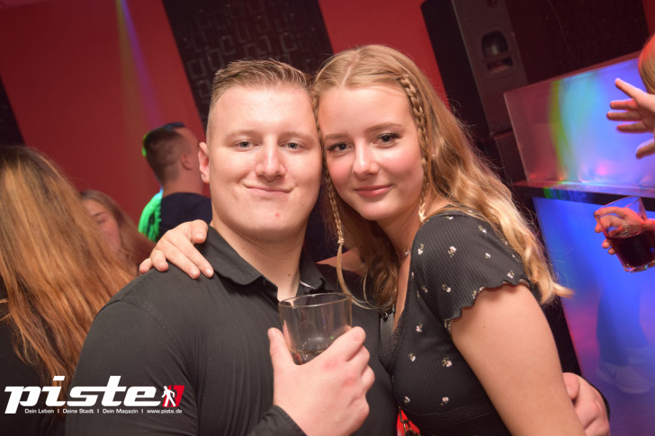 AUSRASTEN! Die XXL-Hausparty