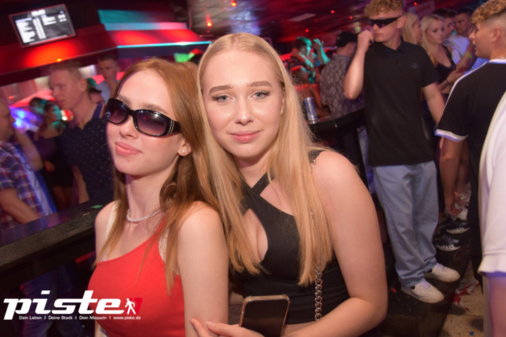 AUSRASTEN! Die XXL-Hausparty