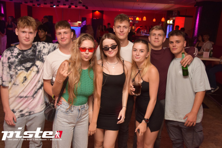 AUSRASTEN! Die XXL-Hausparty